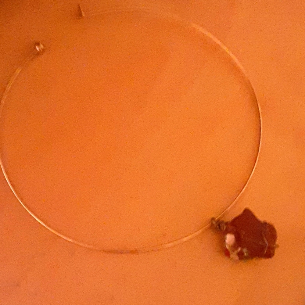 Choker with wire wrapped stone